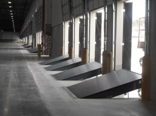 Bezgłośny park logistyczny Dock załadunkowy Niwelator Konstrukcja stalowa Siłownik hydrauliczny