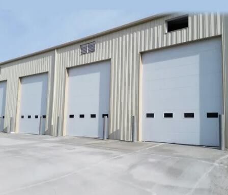 Segmentowe bramy garażowe ze stali ocynkowanej, segmentowe bramy handlowe o szerokości 420 mm - 530 mm