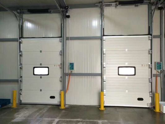 Garażowe izolowane segmentowe bramy uchylne 2 mm wykończona stal ocynkowana