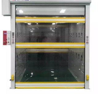 Elektroniczny aluminiowy przemysłowy sekcjonalny drzwi przesuwny szklany panel 1,5 W/m2 50 mm zewnętrzny automatyczny sterownik zdalny