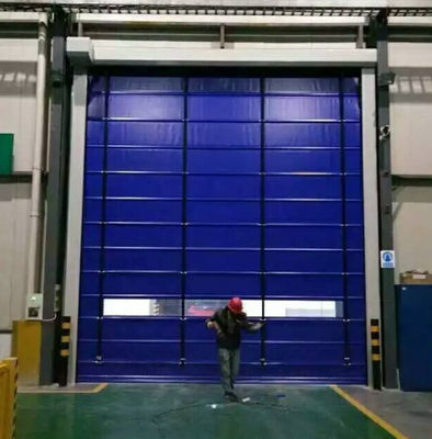 Przemysłowe szybkobieżne drzwi rolowane wykończone PCV Dostosowany zamek błyskawiczny z miękką kurtyną