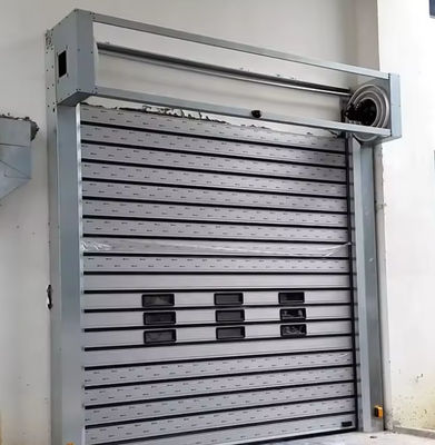Prędkość drzwi spiralnych z otwarciem 0,8 m/s 0,75 kW Moc silnika System bezpieczeństwa czujników fotoelektrycznych
