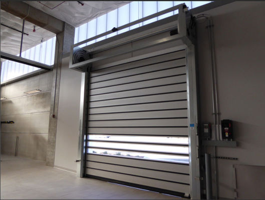 Aluminium Przejrzystość wysokiej prędkości drzwi spiralnych Efektywność bezpieczeństwa z systemem sterowania PLC Fabryka bezpośrednia sprzedaż Maksymalna prędkość 2m/s