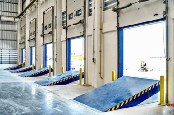 Bezpieczny projekt 25000-40000LBS Hydraulic Dock Leveler Leveraging Automated Technology