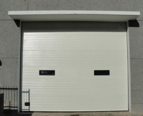 Płaskie lub konturne konstrukcja paneli izolowane sekcjonalne drzwi garażowe handlowe dla centrum handlowego 50mm-80mm grubość przemysłowe pionowe drzwi windy
