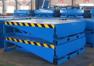 25000-40000LBS Bezpieczny projekt Dock Door Levelers Workshop Automatyczna płyta dockowa Dostosowalna długość wargi Projektowanie mechaniczne