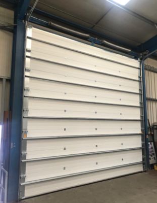 Wysokiej klasy zamki bezpieczeństwa, drzwi sekcyjne do remiz strażackich i przemysłowe, z automatycznym kształtowaniem i awaryjnym uwalnianiem, eksportujące ognioodporne rolowane drzwi roletowe