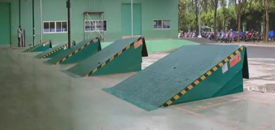 Hydraulic Loading Dock Leveler Workshop Automatic Dock Plate Safe Design for Smooth Electric Container Equipment Mobile Truck Loading and Unloading