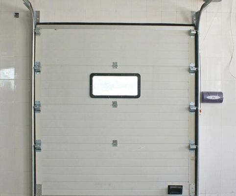 Wodoodporność Automatyczna przemysłowa brama segmentowa o grubości 50 mm ze stali powlekanej panelem