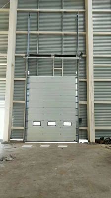 Napowietrzny przemysłowy panel warstwowy do bram segmentowych do parku logistycznego