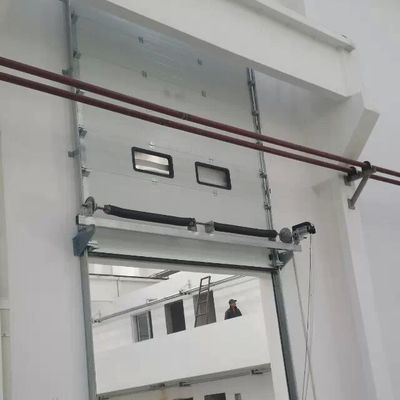 Elektryczny zdalny panel drzwi segmentowych do parku logistycznego