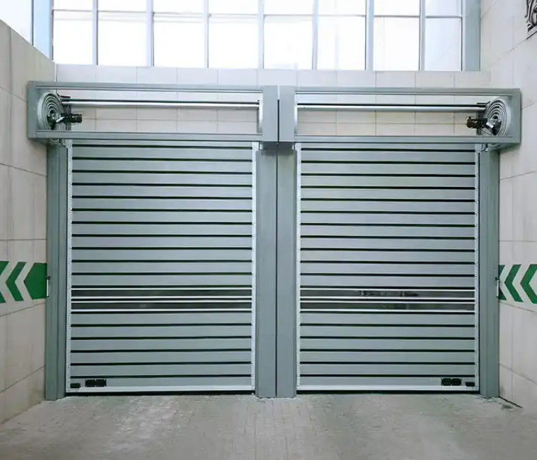 Prędkość sterowana przez PLC 220V Zasilanie Spiralna Drzwi z 0,8m/s Zamknięcie Zakład Produkcyjny Automatyczne Drzwi Zamkowe