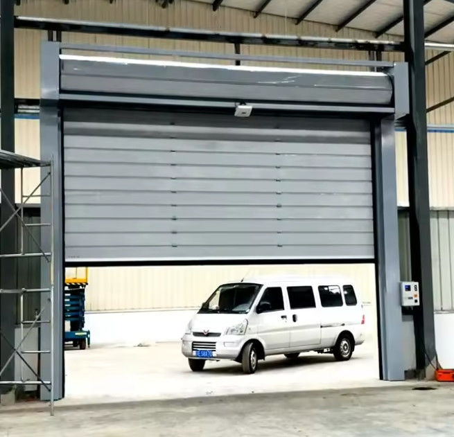 Prędkość drzwi spiralnych z otwarciem 0,8 m/s 0,75 kW Moc silnika System bezpieczeństwa czujników fotoelektrycznych