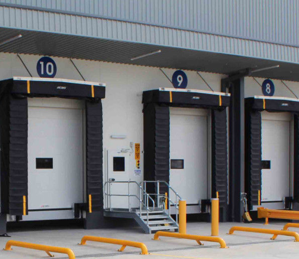 Łatwa instalacja PVC Dock Door Shelter zapewniająca ochronę przed żywiołami