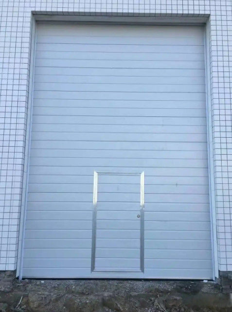 Aluminiowy próg sekcjonalny drzwi powietrzne 50mm-80mm grubość izolowana niestandardowa izolowana klapka pionowy paneł podnośny używany