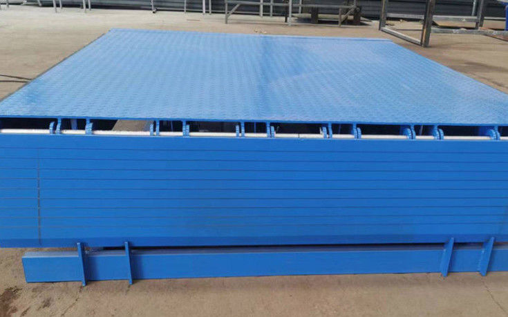Warsztaty Automatyczne Płytki Dock Dock Door Levelers 25000-40000LBS Bezpieczny projekt Źródło zasilania hydraulicznego dostosowane