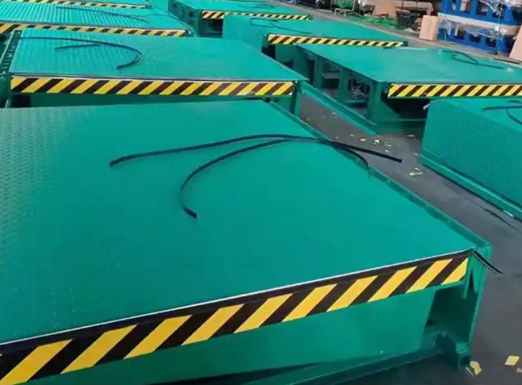 Elektryczne wyrównanie drzwi doków warsztaty automatyczna płyta doków 25000-40000LBS bezpieczny projekt dla bezpiecznego ładowania