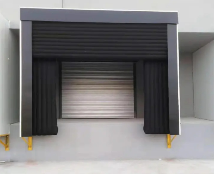 Doskonała odporność na warunki pogodowe Przemysłowe regulowalne izolowane szczelne uszczelnione nadmuchowe schronienie w dokach rozszerzona poduszka uszczelniona PVC do magazynu i warsztatu dostawca materiałów